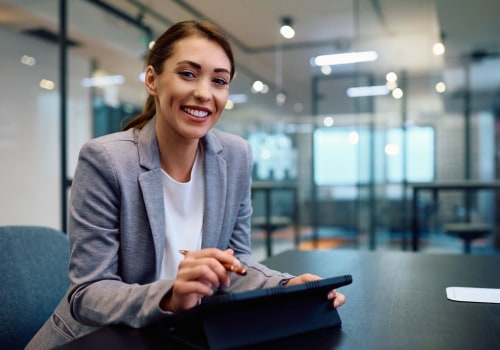 What is the difference between a captive and independent health insurance agent?