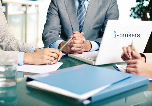What is the difference between an insurance agent and an independent agent?